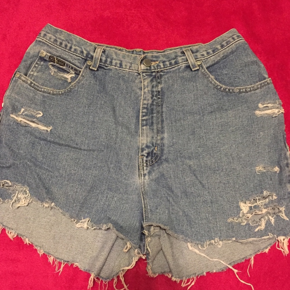 DIY studded distressed high waisted jean shorts!
